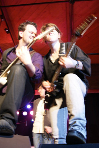 Mars 2011 Adhoc (THE HOLIDAY ARMADILLO)