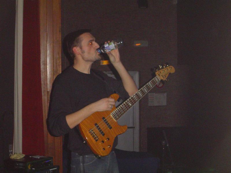 Steph bassiste (mais très grand)